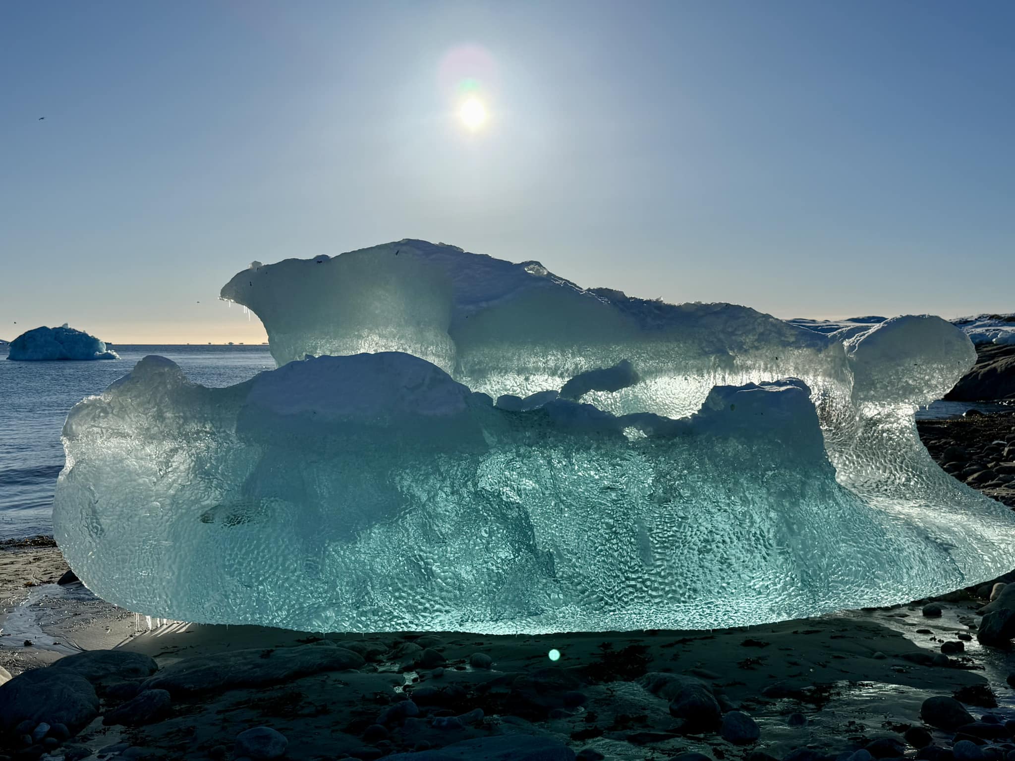 海上的大型浮冰。（翻攝自FB@Pater Tomaž Majcen）